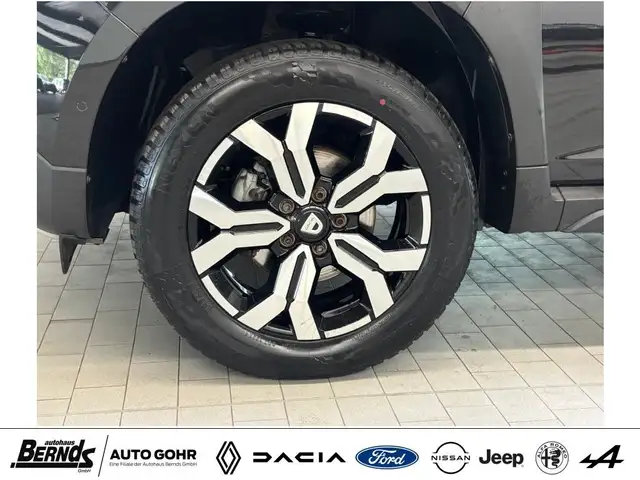 Dacia Duster view 28