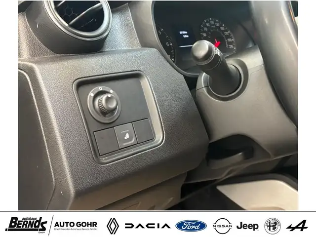 Dacia Duster view 24