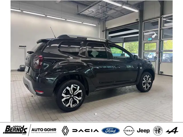 Dacia Duster view 5