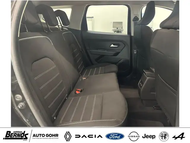 Dacia Duster view 4
