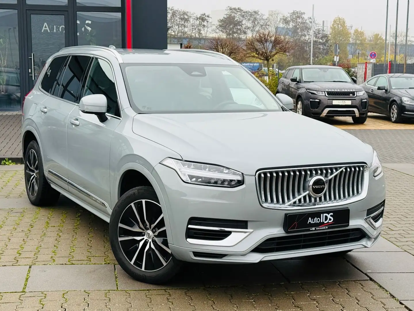 Volvo XC90 XC90 Core Recharge Plug-In Hybrid AWD Grau - 2