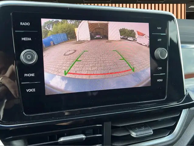 Volkswagen T-Roc view 5