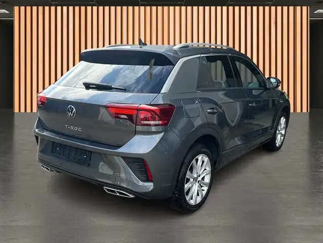Volkswagen T-Roc view 17