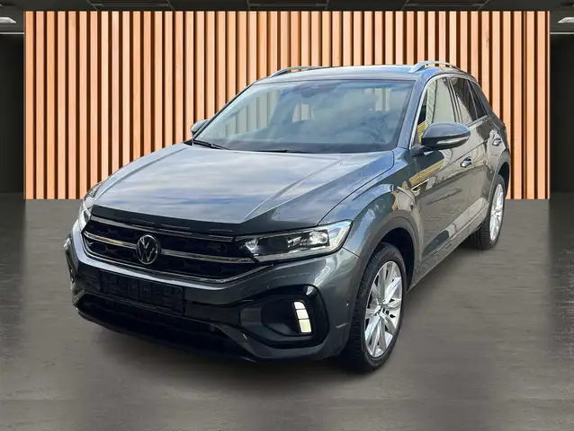 Volkswagen T-Roc view 2