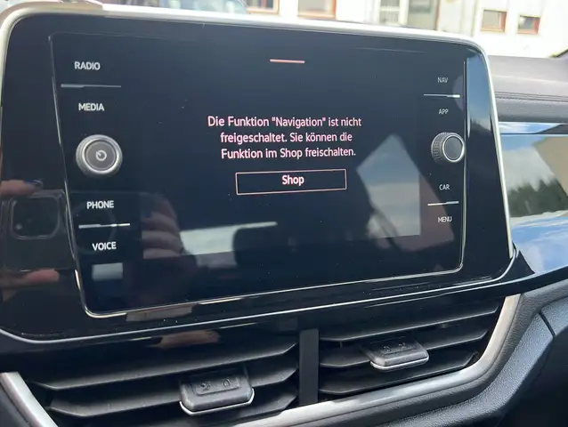 Volkswagen T-Roc view 19