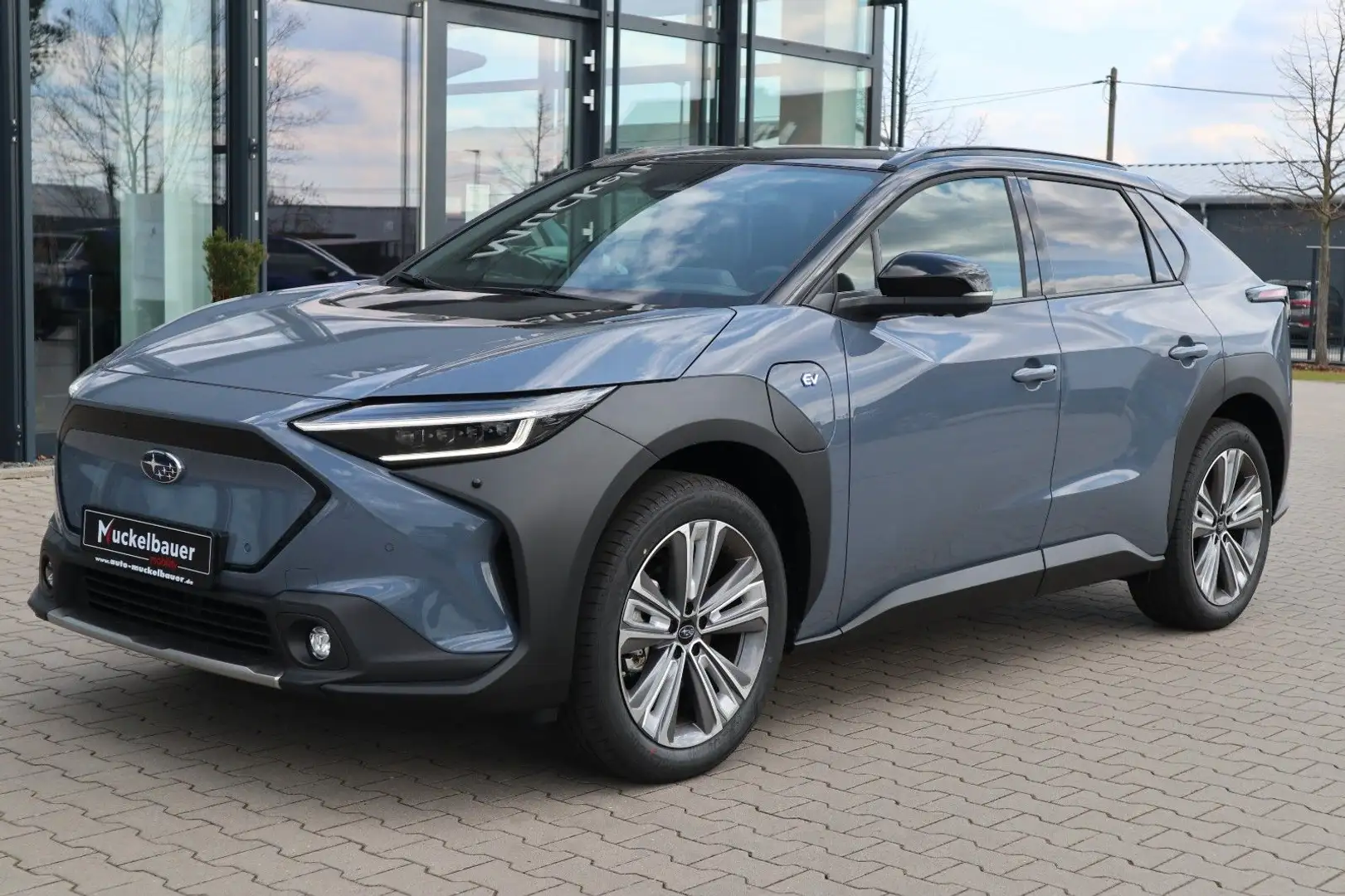Subaru Solterra 71,4 kWh  Platinum Plus Šedá - 2