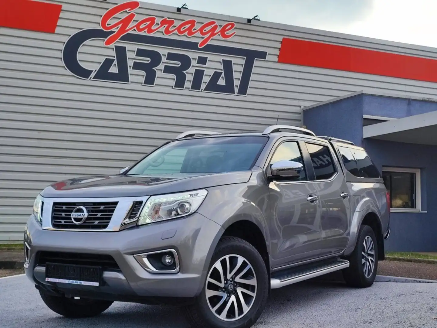 Nissan Navara 2.3 DCI 190 cv BVA7 Tekna Double Cab 4x4 Gris - 1