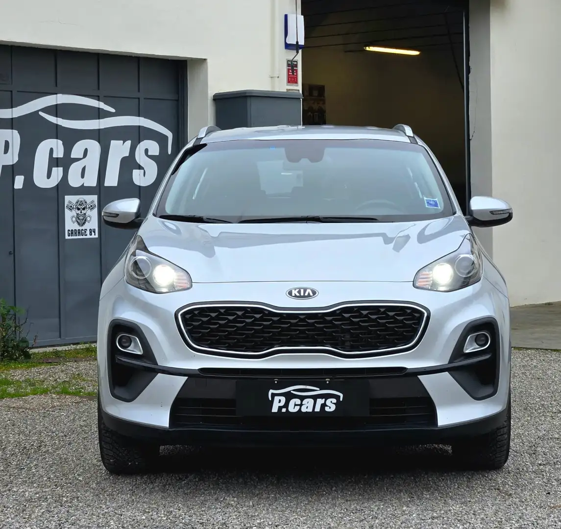 Kia Sportage 1.6 CRDI 136 CV 2WD Mild Hybrid Business Class Plateado - 2