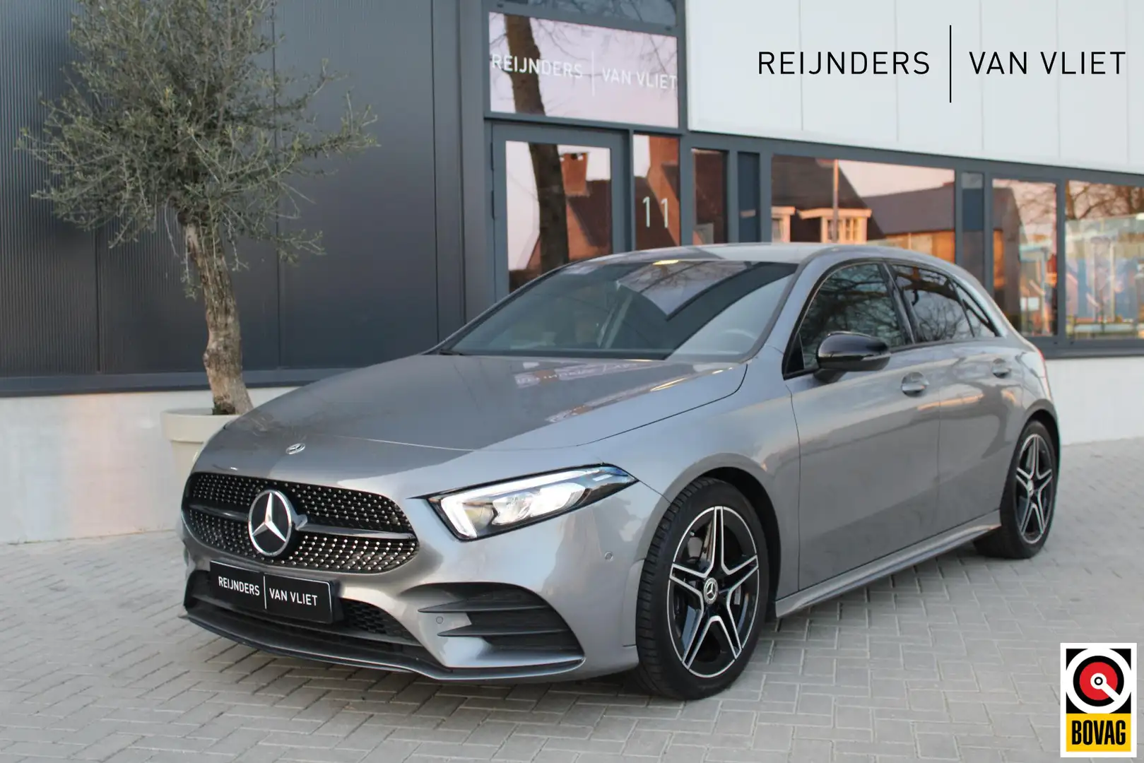 Mercedes-Benz A 180 Business Solution AMG | Night Pack | Ambiente Verl Grijs - 1