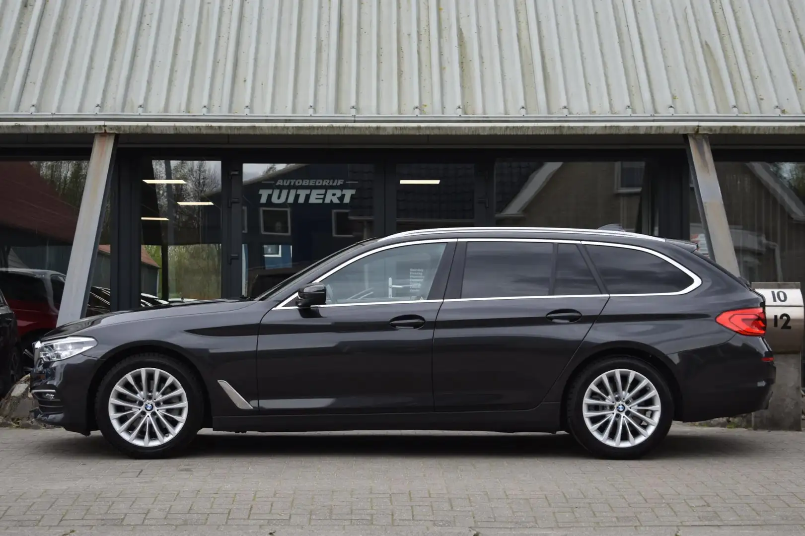 BMW 520 5-serie Touring 520i High Executive | LEDER COMFOR Grijs - 2