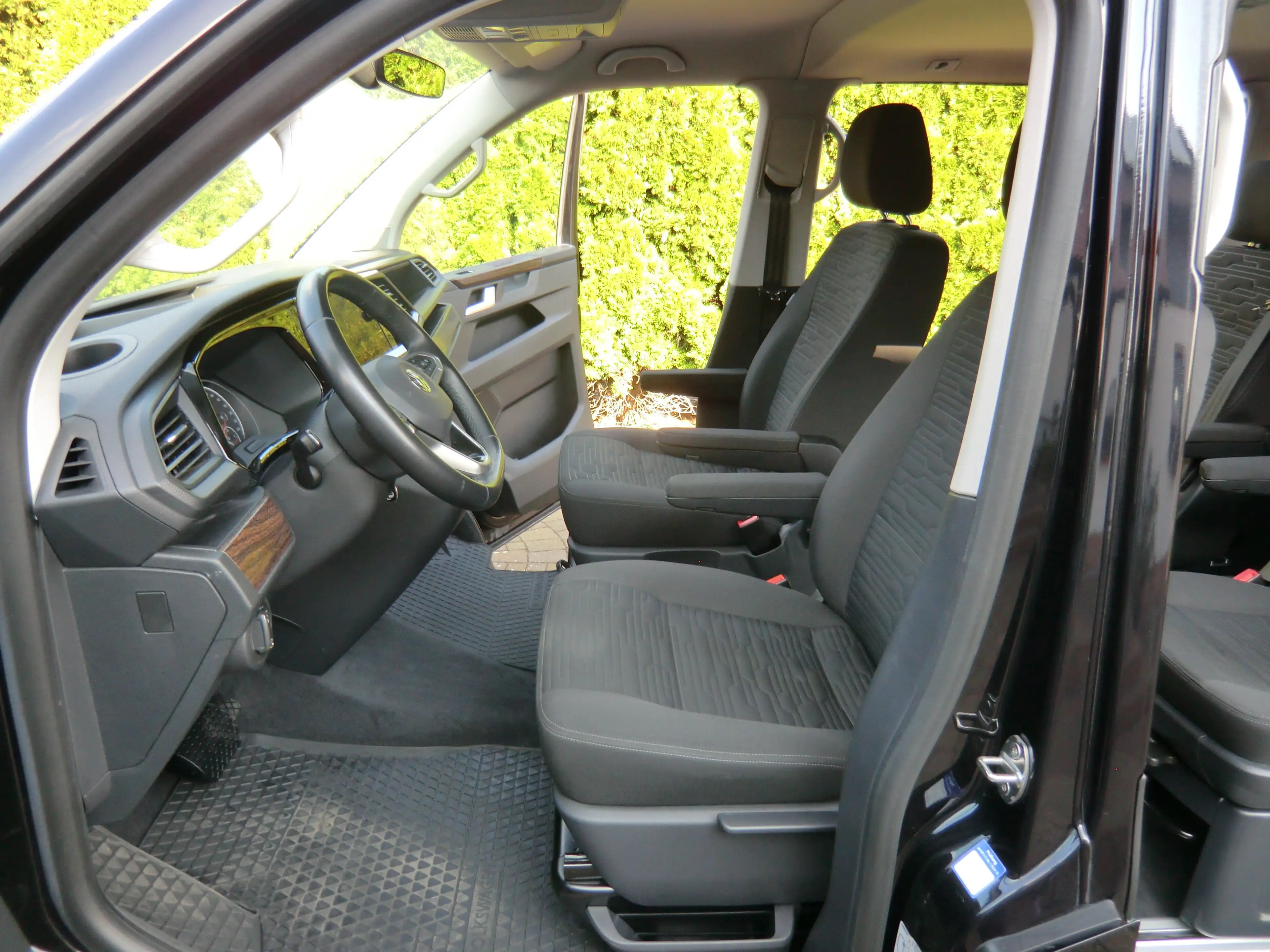 Volkswagen T6.1 Multivan Multivan C.line, 7 Sitze, LED, MwSt.,2xS.tür, — photo 7