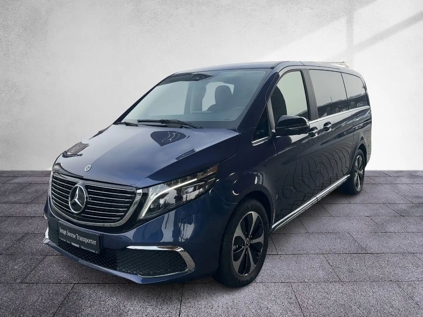 Mercedes-Benz EQV 300 AVANTGARDE Lang NP € 107.911 AMG PANO Синій - 2