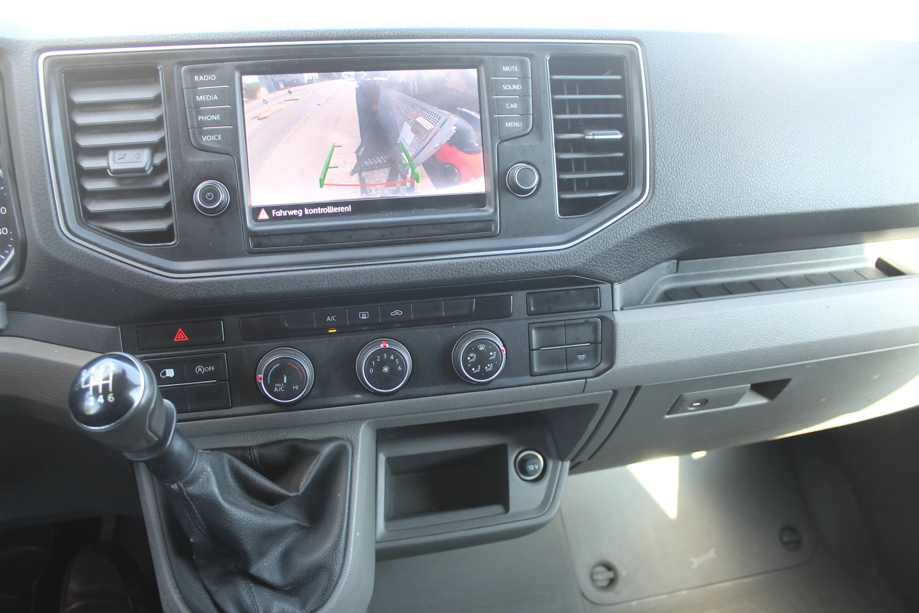 Volkswagen Crafter 30 mittellang FWD Trendline — photo 5