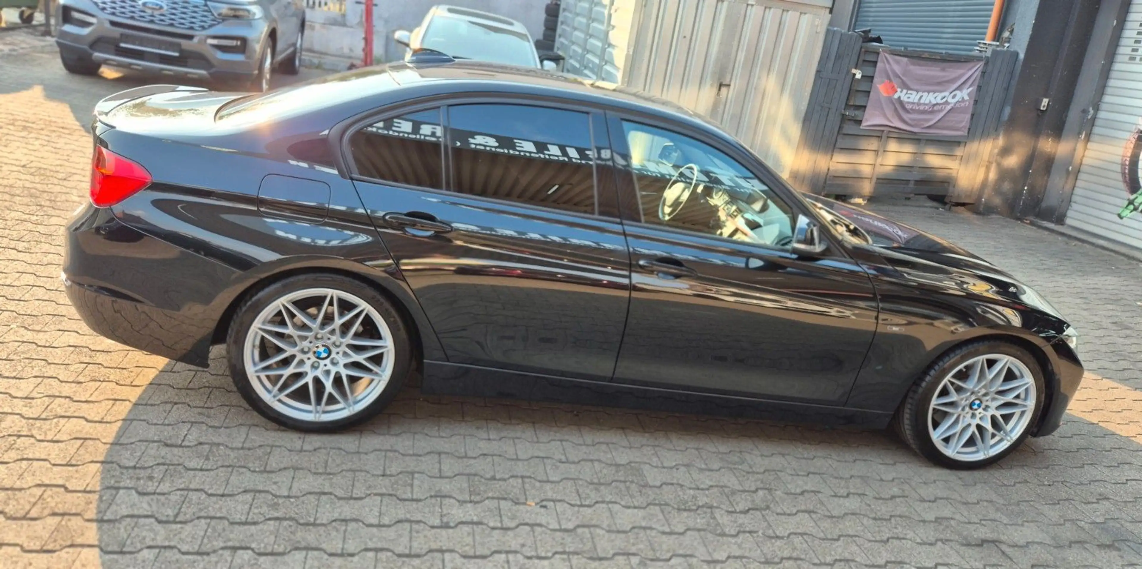 BMW 328 i 3er /SPORT-19"Zoll-Head Up-Navi 1.Hand — photo 11