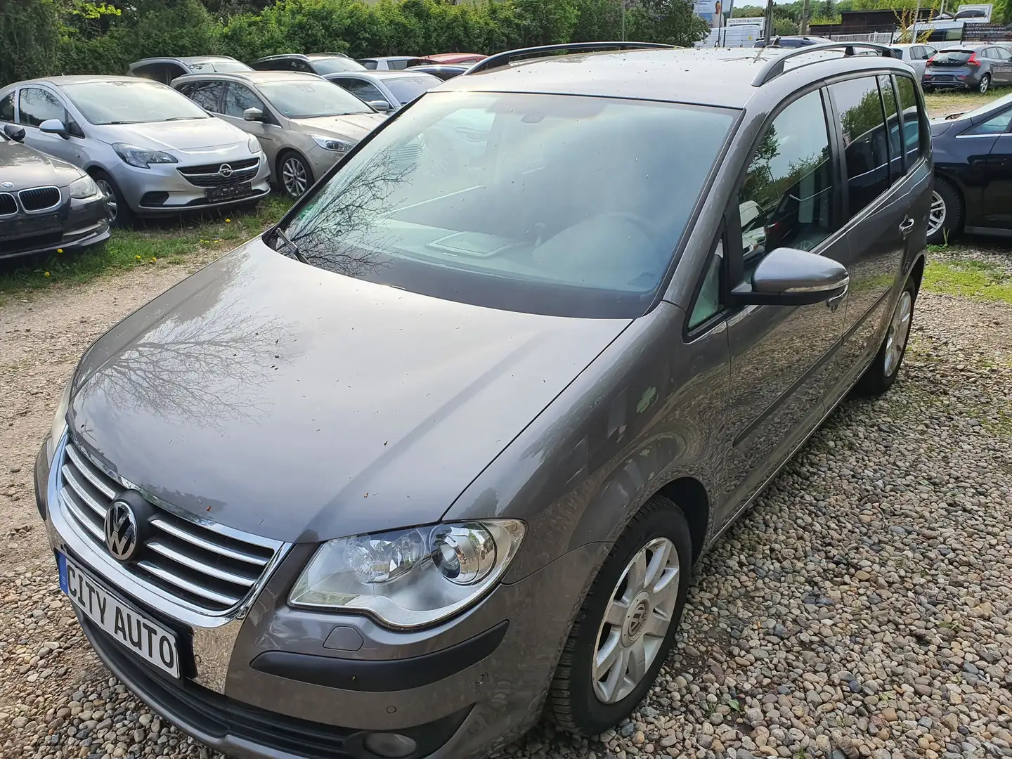 Volkswagen Touran 1.4 TSI Highline Grau - 1