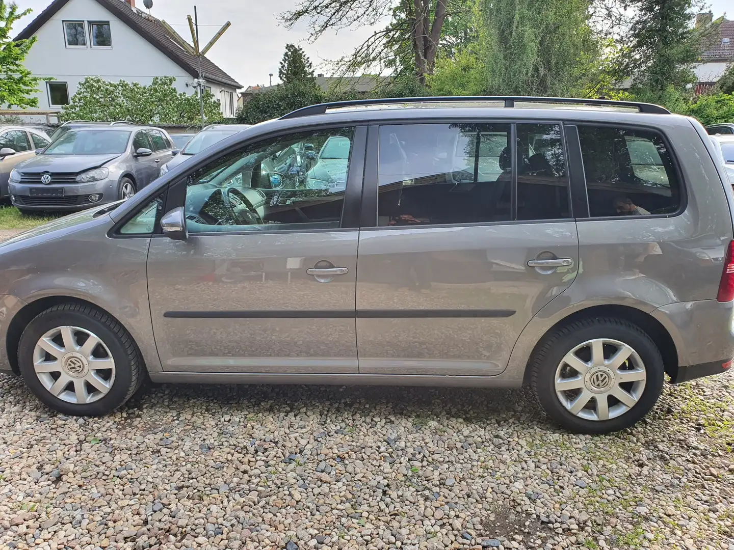 Volkswagen Touran 1.4 TSI Highline Grau - 2