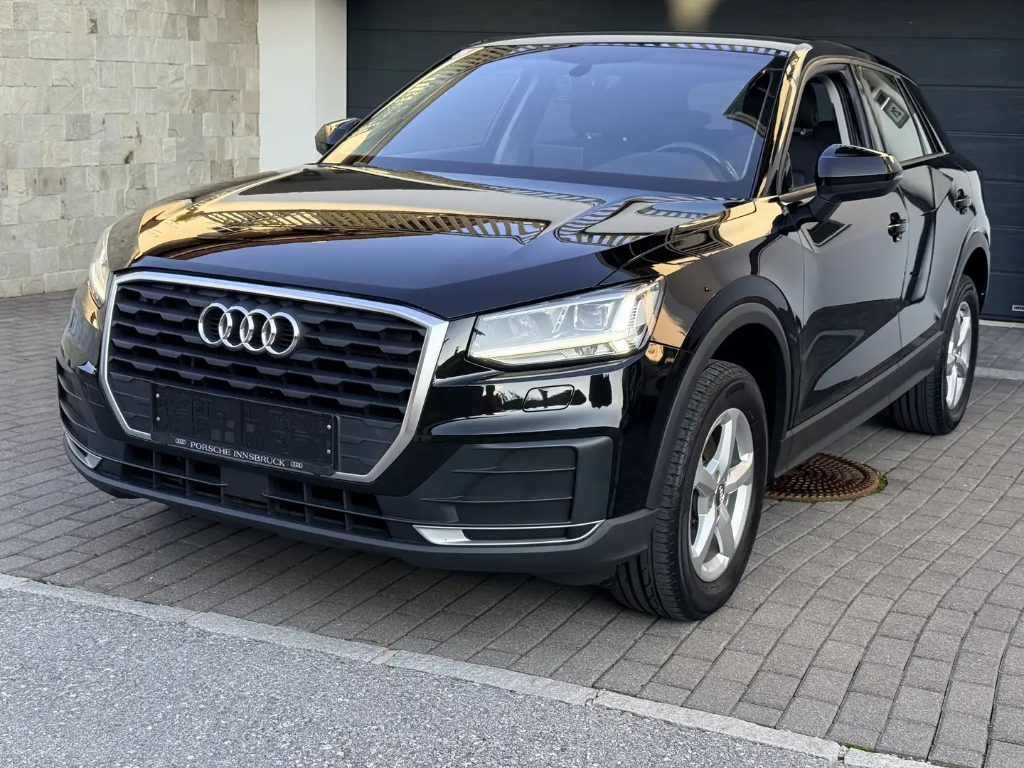 Audi Q2 Erstbesitz...Navi...LED...S tronic... Schwarz - 2