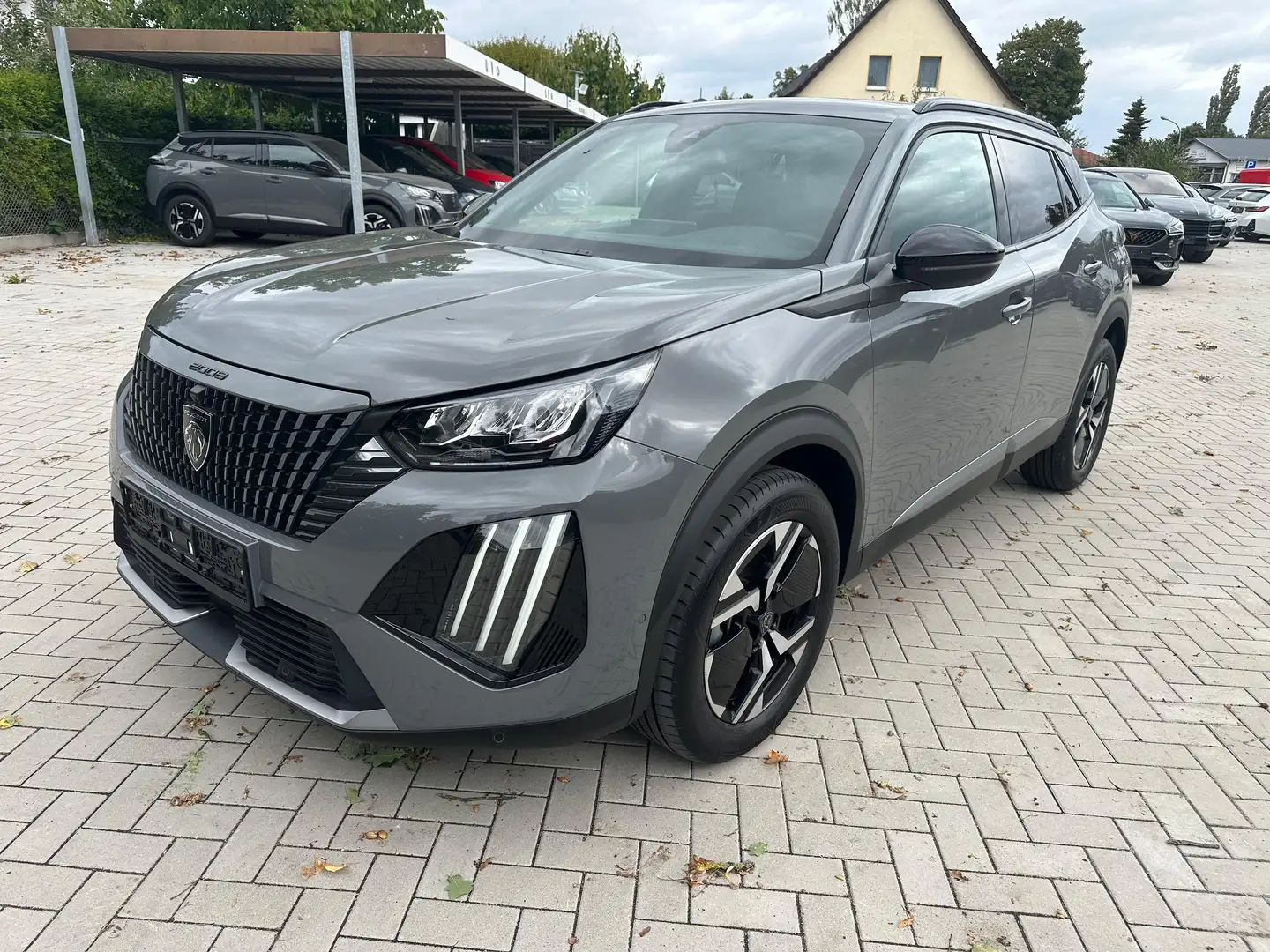 Peugeot 2008 Allure 130 SUV ACC*SHZ*360° Kamera Grau - 1