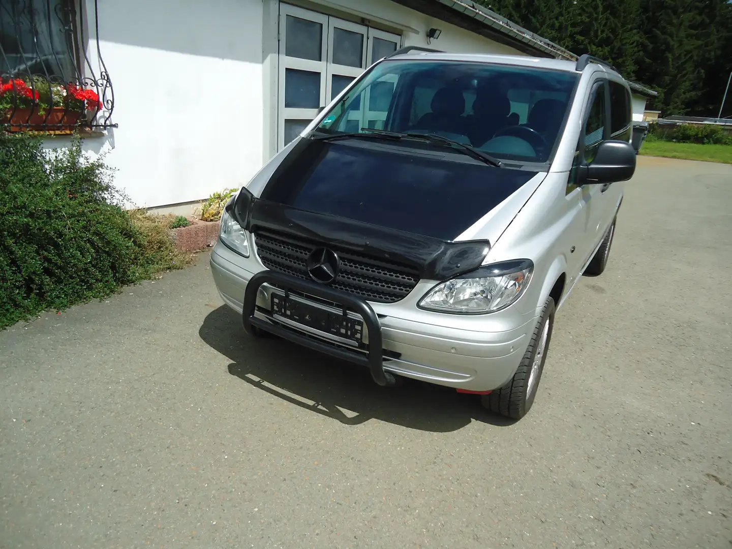 Mercedes-Benz Vito 115 CDI 4MATIC Lang DPF Aut. Srebrny - 1