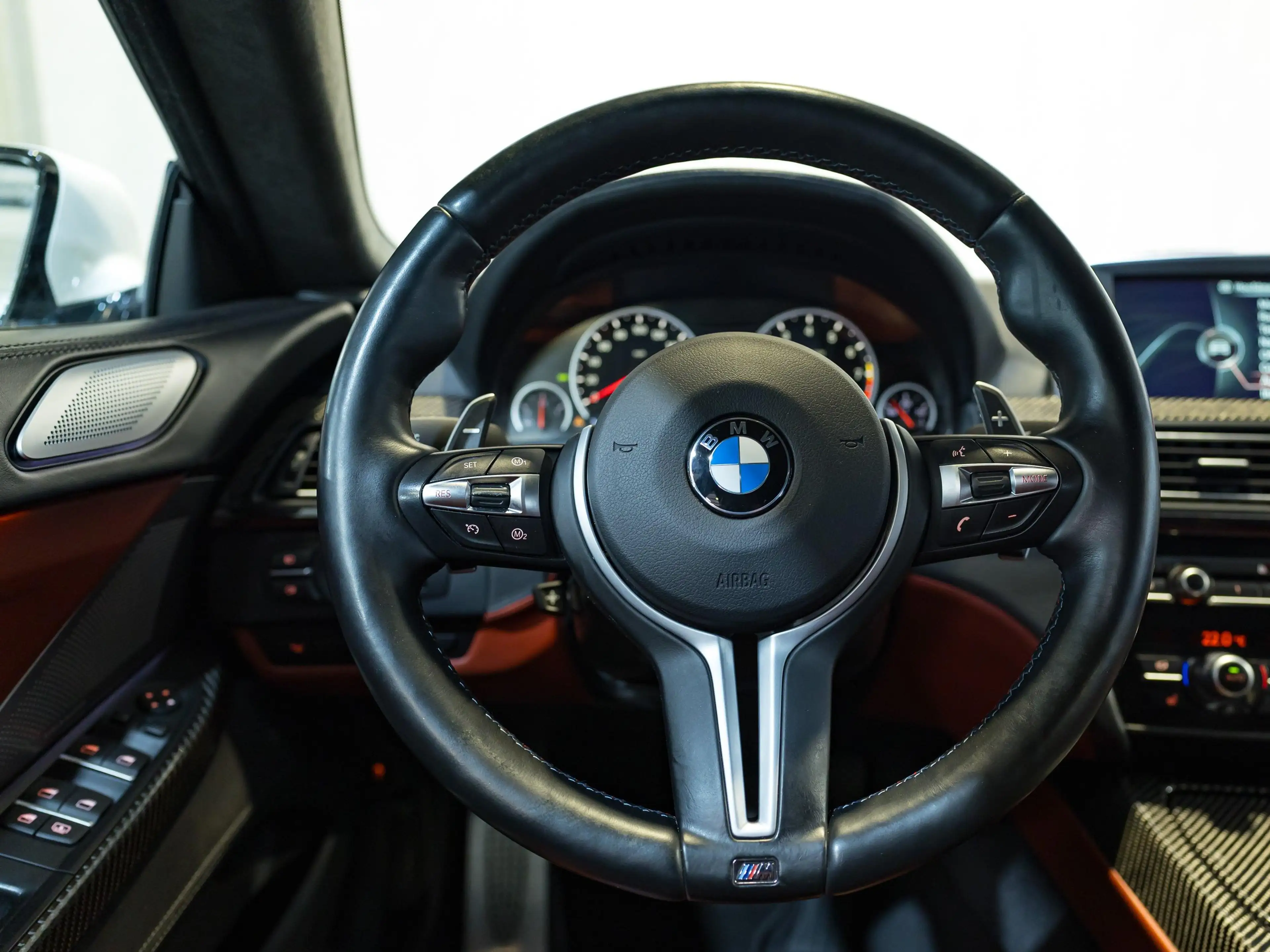 BMW M6 GRANCOUPE - B&O I CARBON I EDC I NAVPRO I ALCANTRA — photo 11