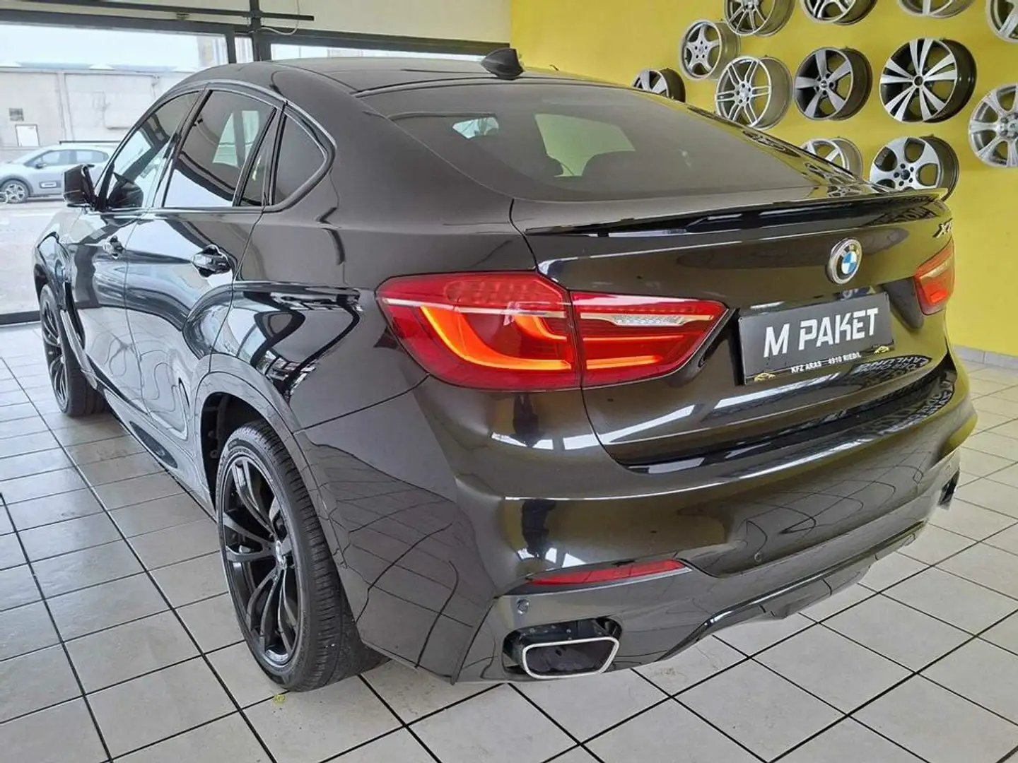 BMW X6 xDrive30d, M PAKET, TOP ZUSTAND, PDC, RFK, NAVI Schwarz - 2