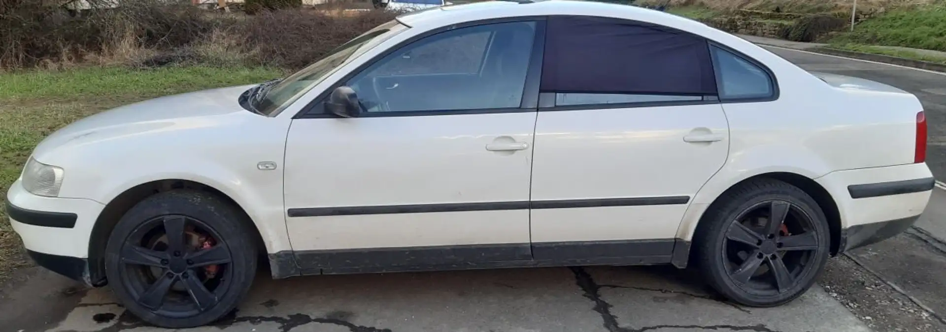 Volkswagen Passat Blanc - 1