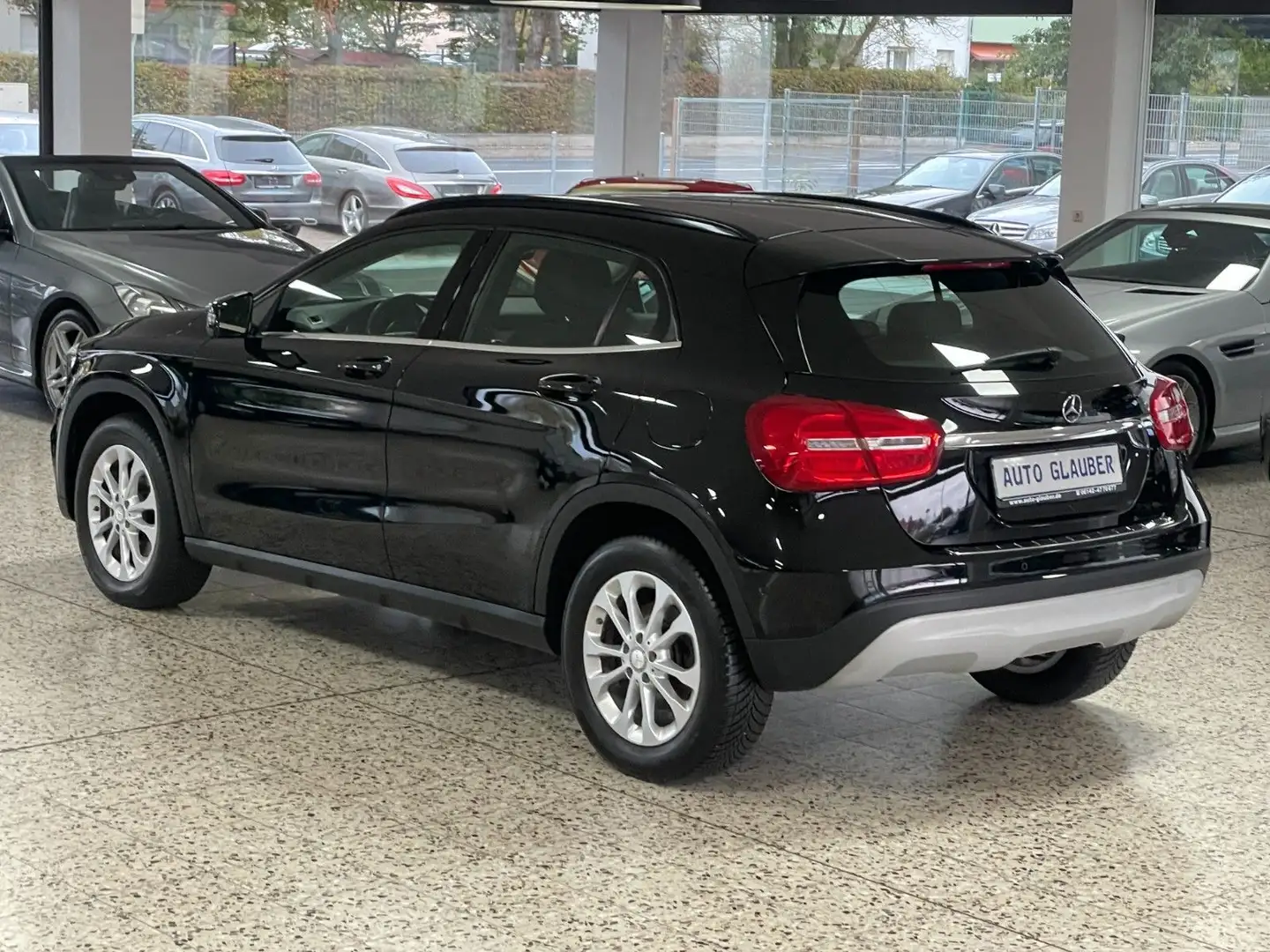 Mercedes-Benz GLA 250 4Matic/Xenon/Navi/Kamera/PDC/SHZ/2.Hand Schwarz - 2