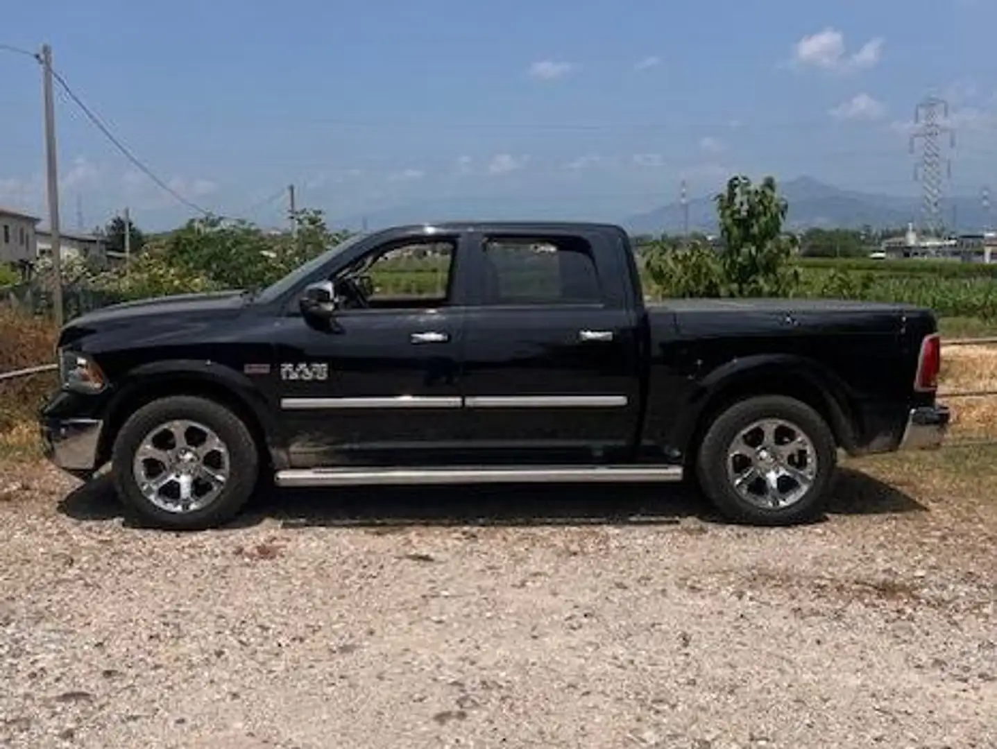 Dodge RAM Ram 1500 5.7 V8 Crew Cab MB LaRamie 395cv at8 Negru - 1