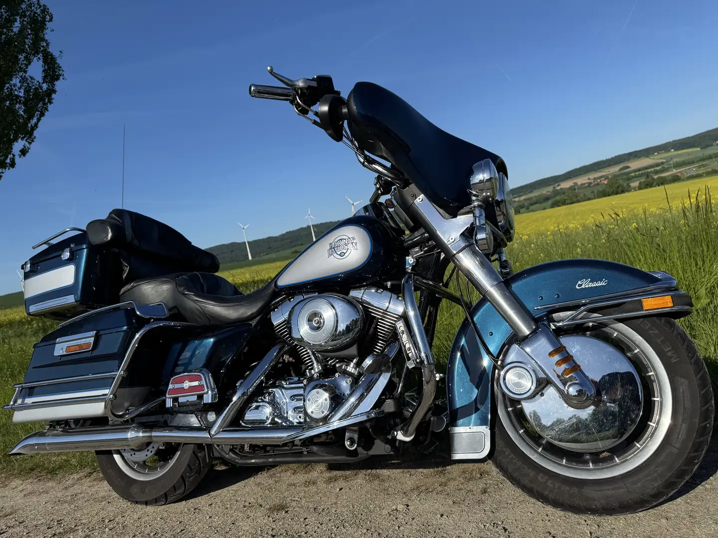 Harley-Davidson Electra Glide FLHTC Azul - 1