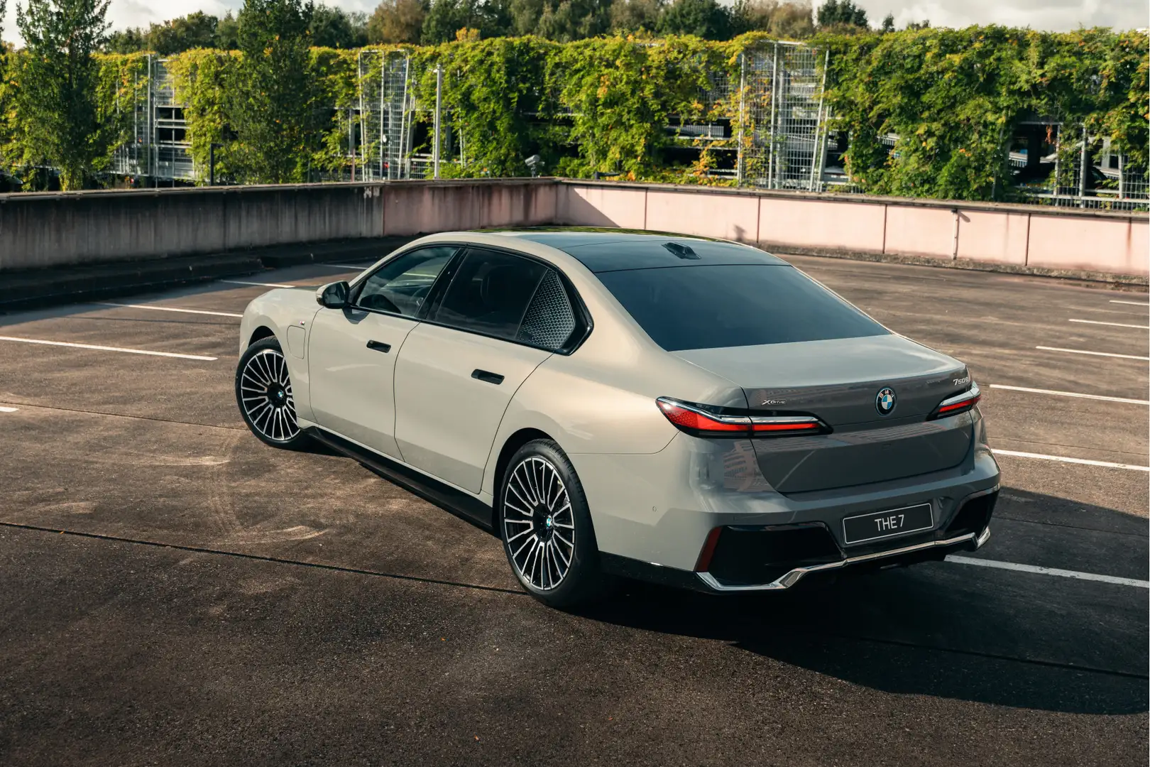 BMW 750 7 Serie 750e xDrive High Executive Automaat / Pano Gris - 2