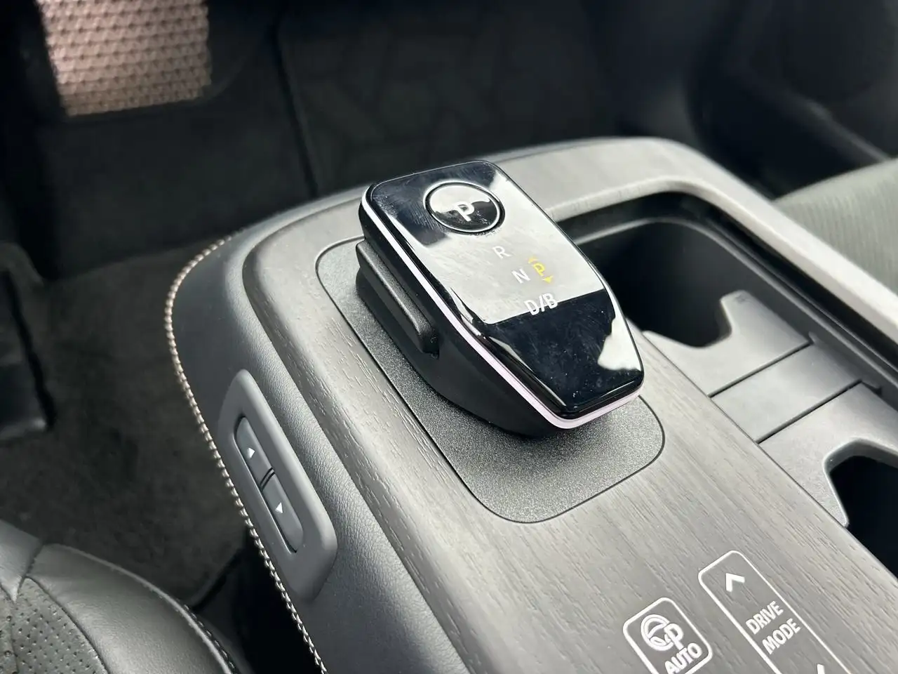 Nissan Ariya снимка Nissan Ariya