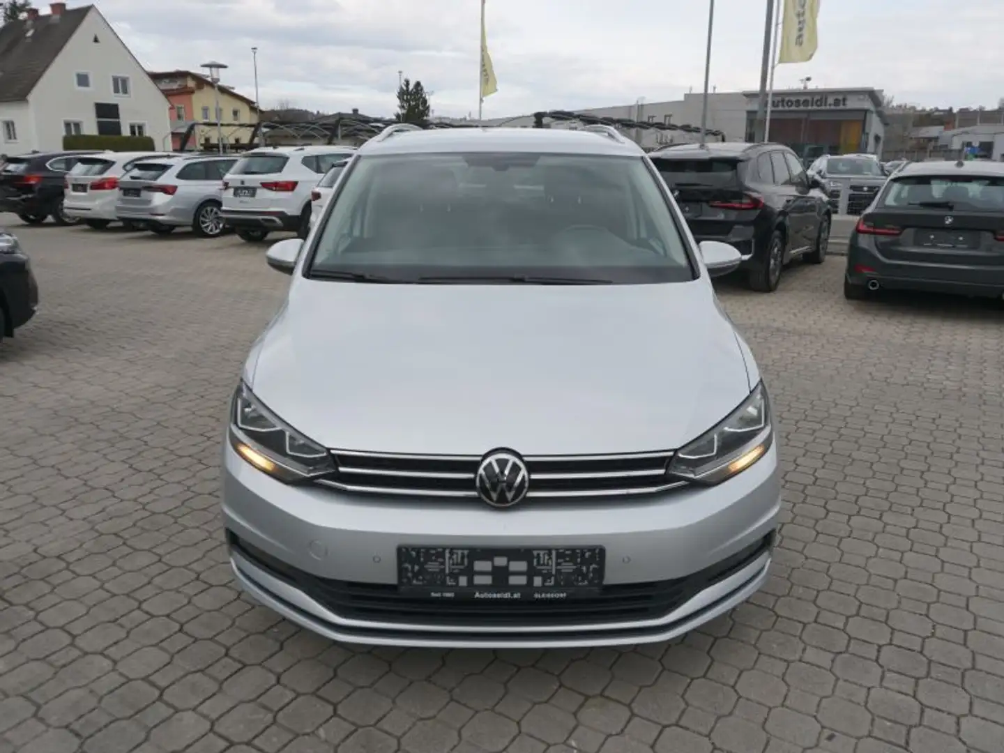 Volkswagen Touran Comfortline 2,0 TDI *7-SITZE+NAVI+KAMERA* Silber - 2