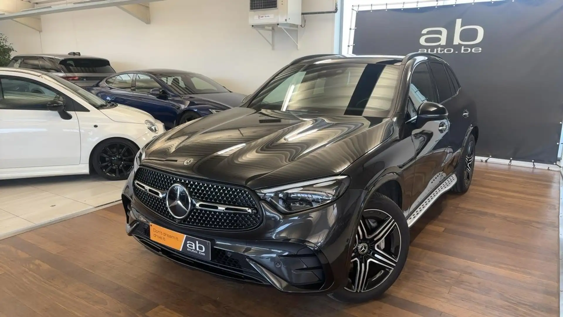 Mercedes-Benz GLC 300 4M, AMG-LINE, PANO, AIRMATIC, ZETELVENT,DIGITALLED Gris - 2