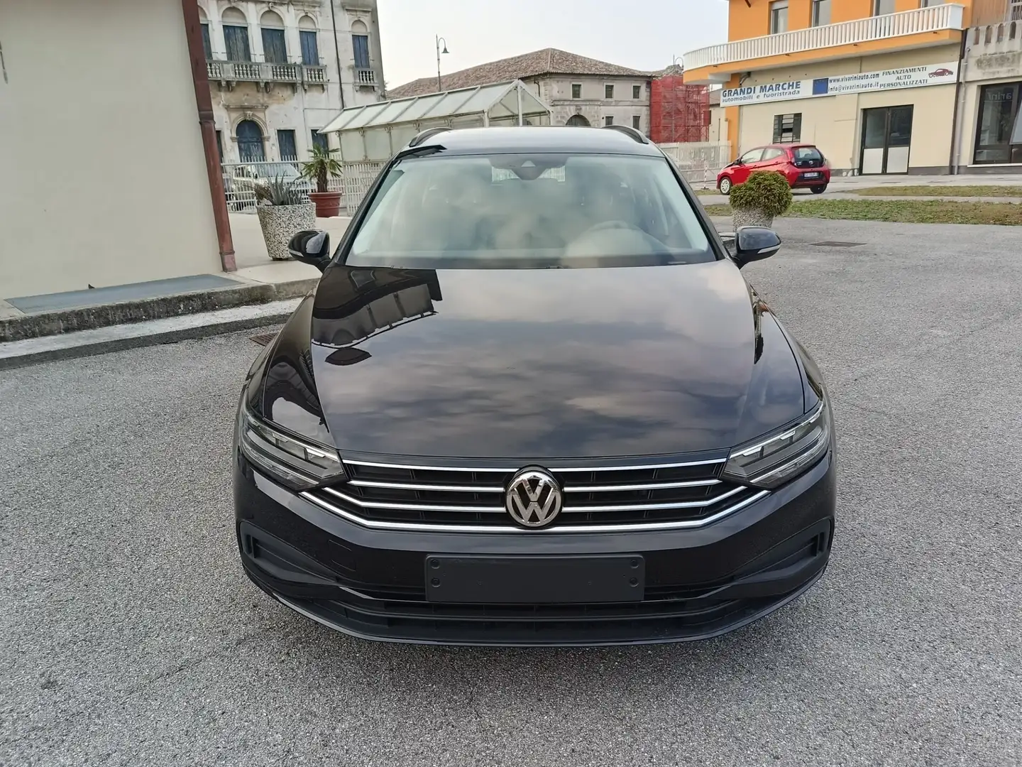 Volkswagen Passat Variant 1.6 TDI SCR DSG Business BMT Nero - 2