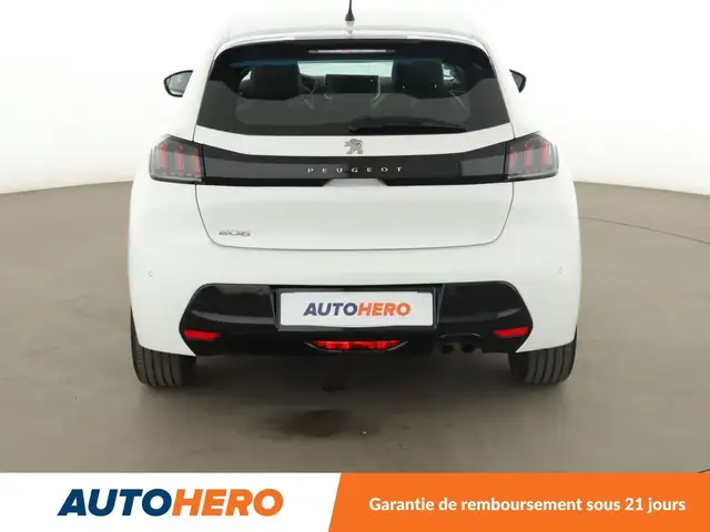 Peugeot 208 view 5