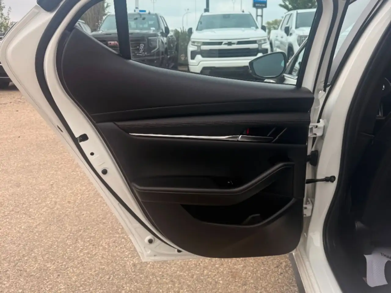 Mazda 3 снимка Mazda 3