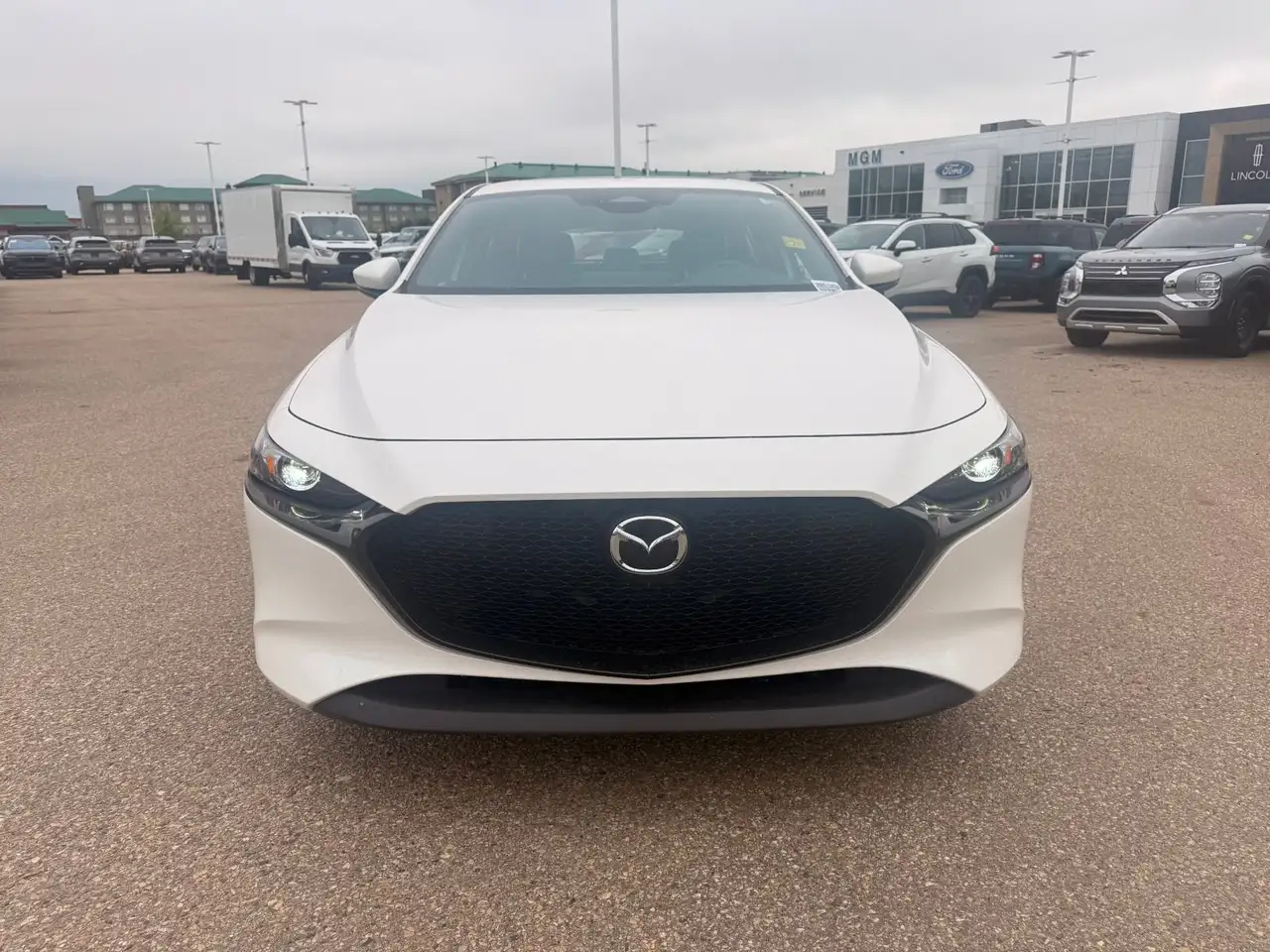 Mazda 3 снимка Mazda 3