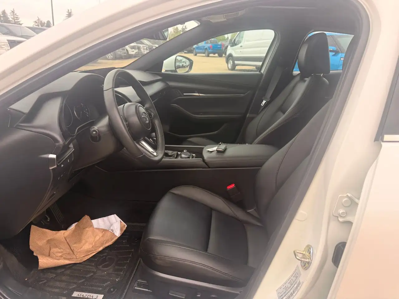 Mazda 3 снимка Mazda 3