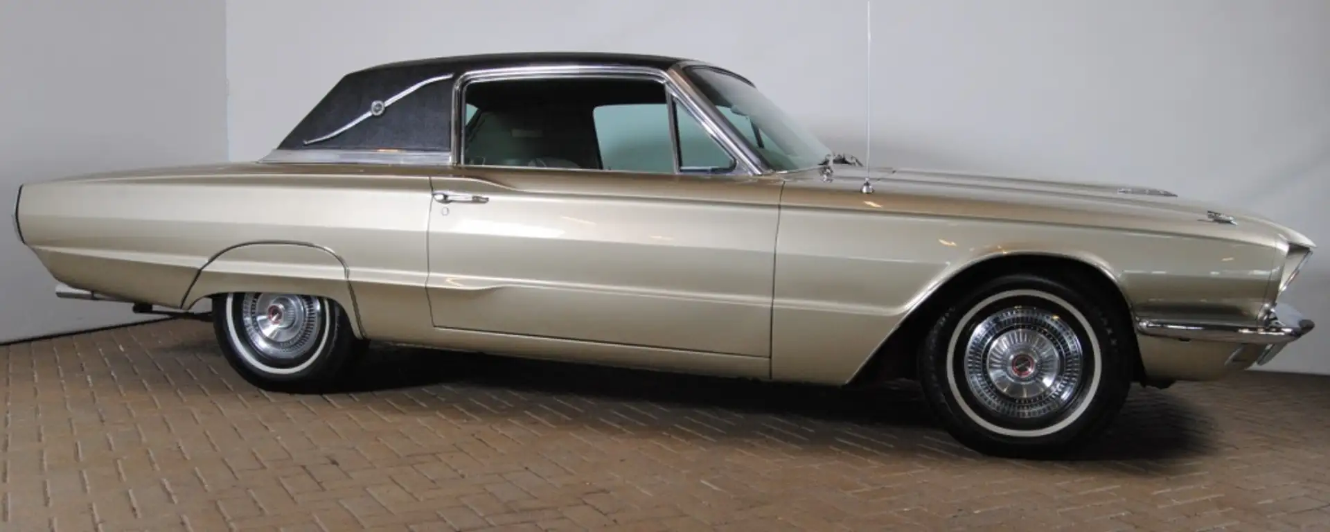 Ford Thunderbird LANDAU Brun - 2