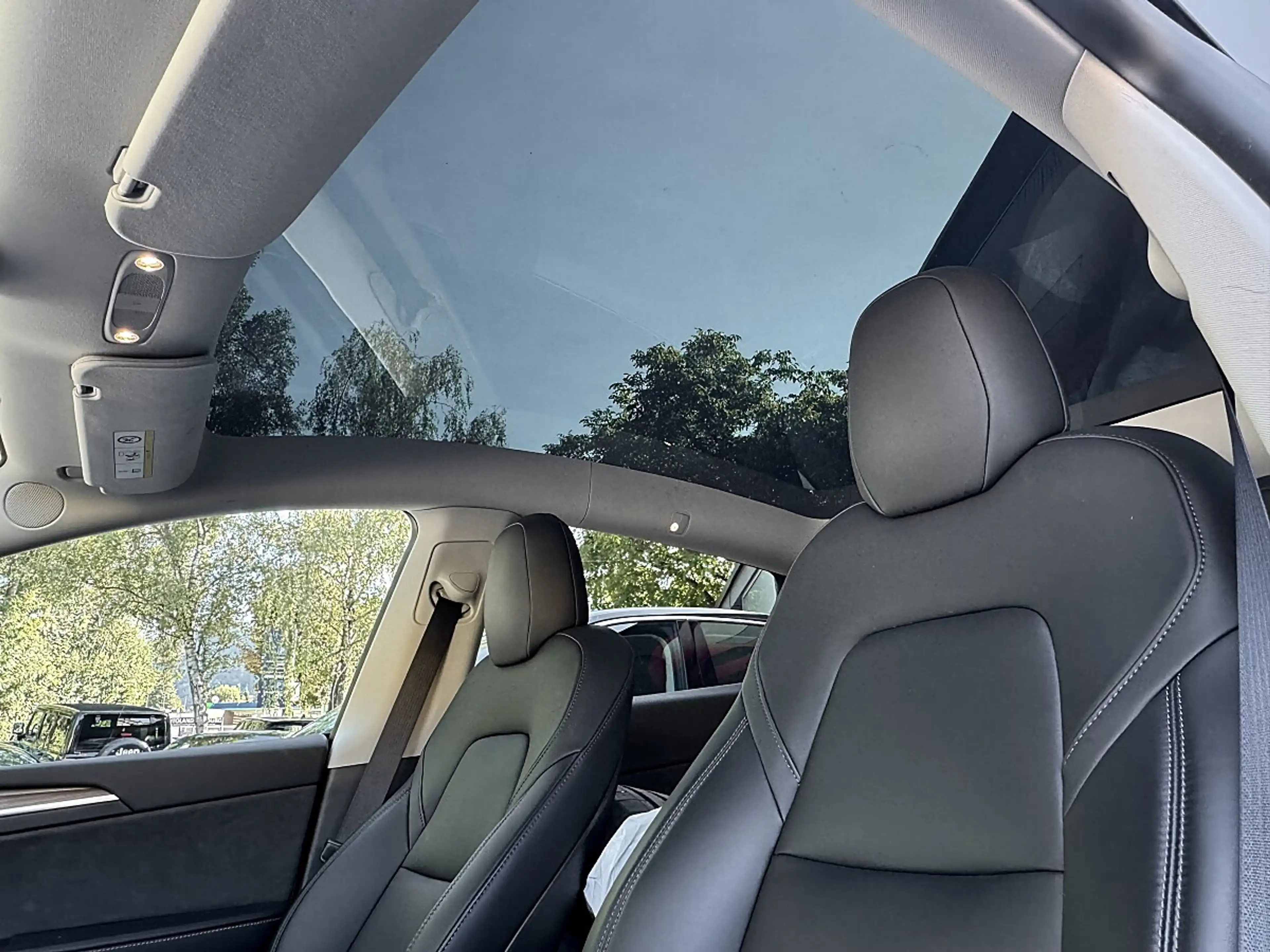 Tesla Model Y Maximale Reichweite Dual AWD — photo 7
