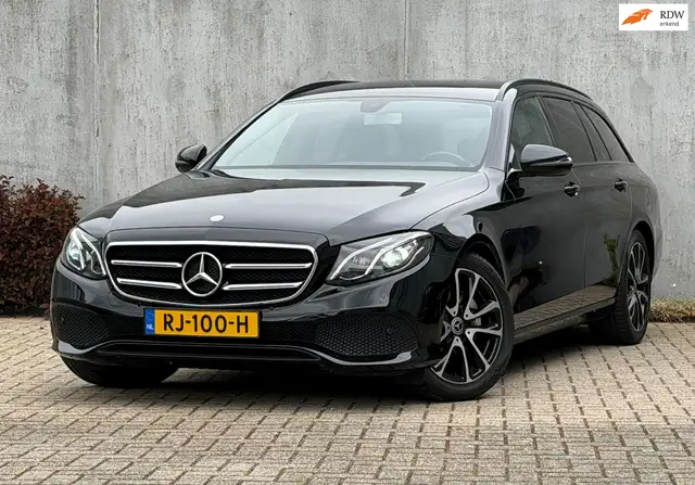 Mercedes-Benz E 220 Estate 220d AMG-Line inter. Burmester