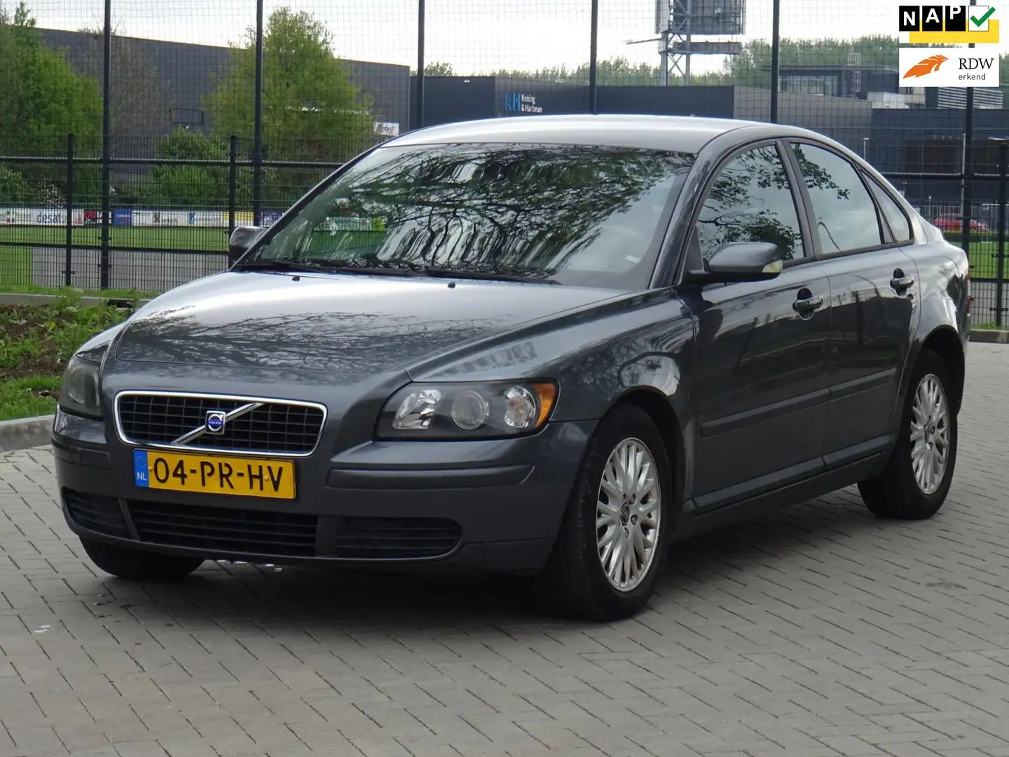 Volvo S40 2.4 Kinetic NAP/AIRCO/CRUISE/APK 04-2026 Šedá - 1