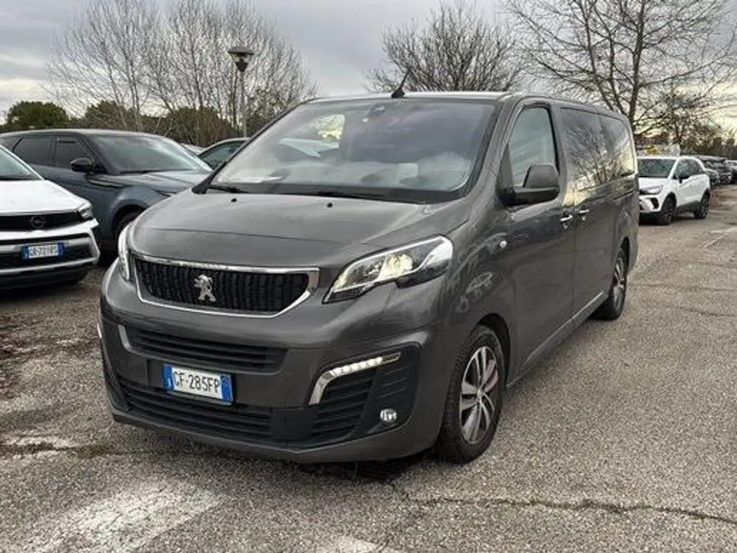 Peugeot Traveller Traveller bluehdi 180 VIP LONG - GF285FP Noir - 2