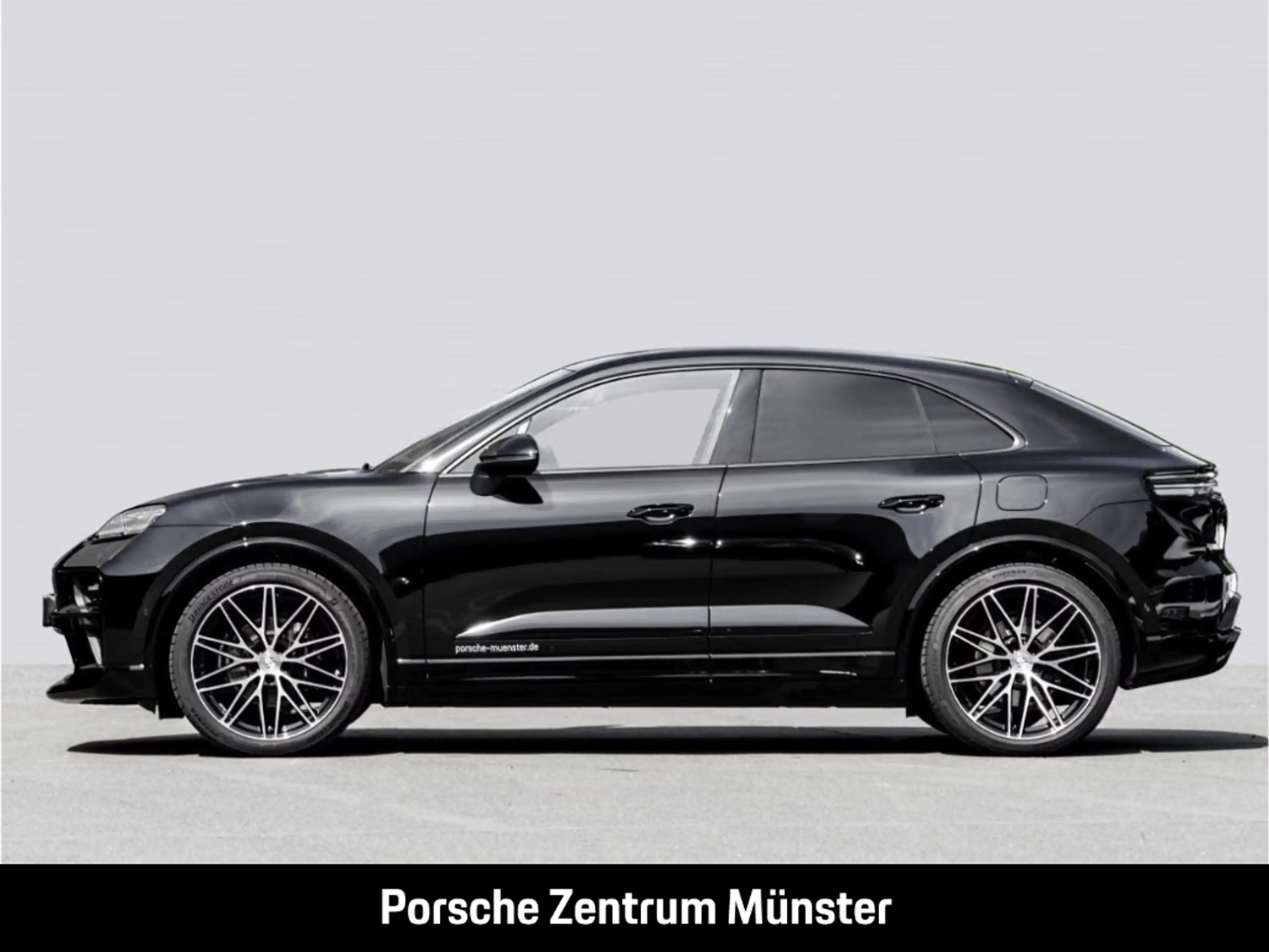 Porsche Macan — photo 2