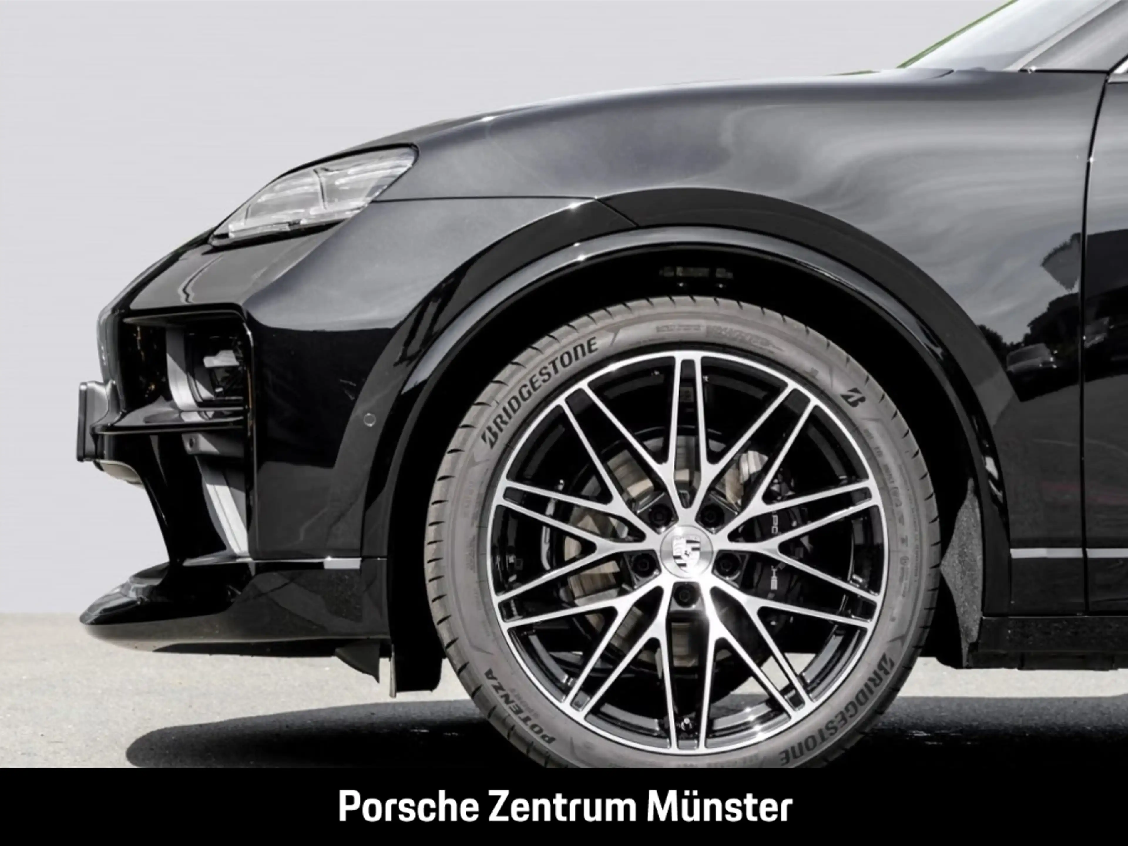 Porsche Macan — photo 4