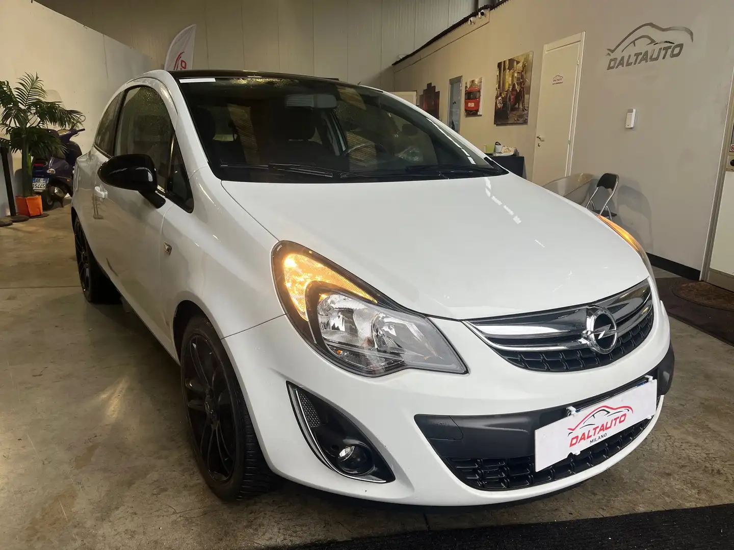 Opel Corsa 1.4 Sport Bianco - 1