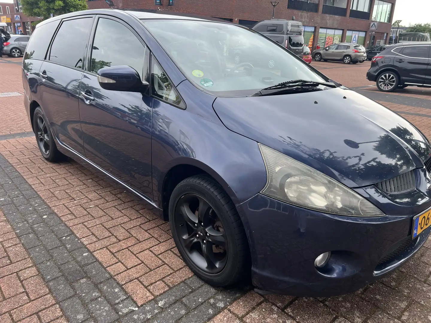 Mitsubishi Grandis 2.4 Automatik Intense - 2