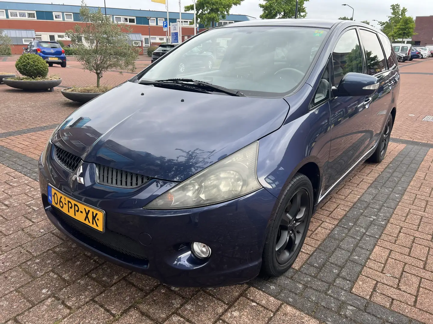 Mitsubishi Grandis 2.4 Automatik Intense - 1
