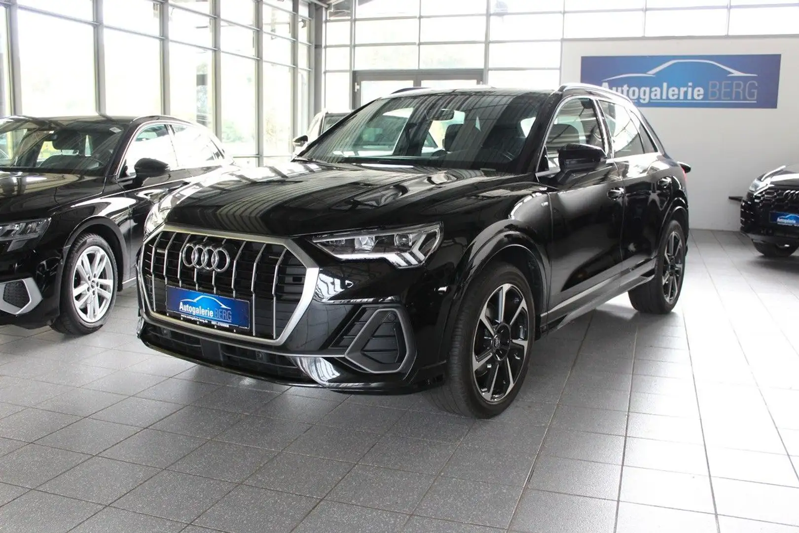 Audi Q3 40 TFSI quattro S line Kameras CarPlay Schwarz - 1