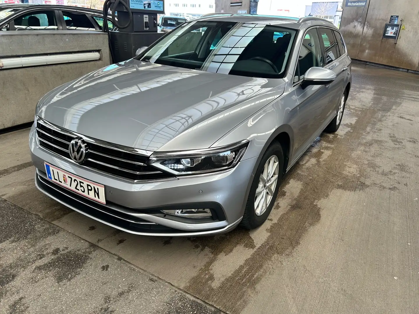 Volkswagen Passat Business 2,0 SCR TDI DSG - 1